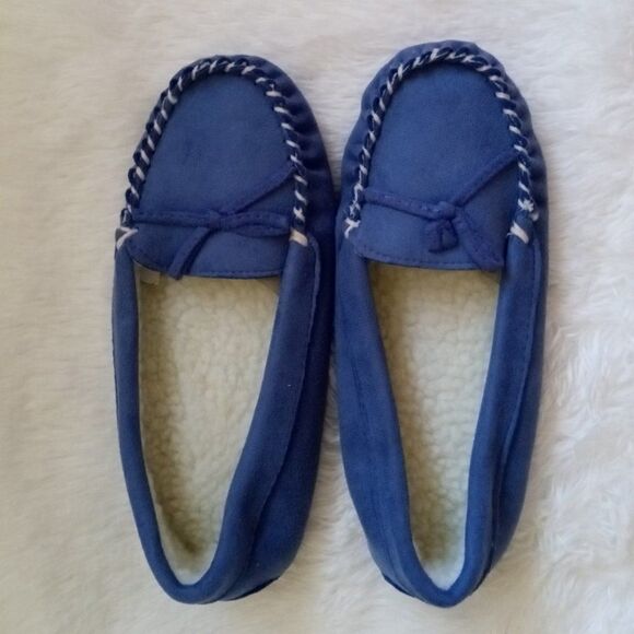 Classic Comfortable Lined Moccasin Slippers (Size 7) "Blue Color Only" ~ NEW!!! - Picture 2 of 6